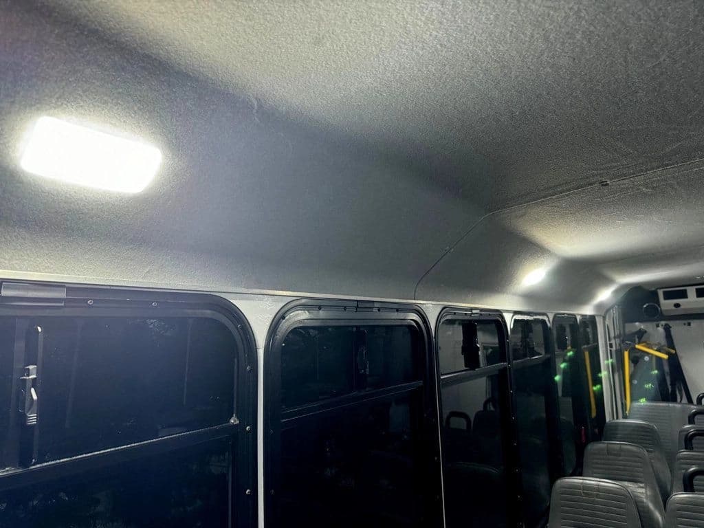 2017 Ford F-550 Wheelchair Shuttle Bus - Image 34
