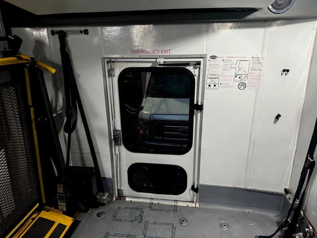 2017 Ford F-550 Wheelchair Shuttle Bus - Image 36