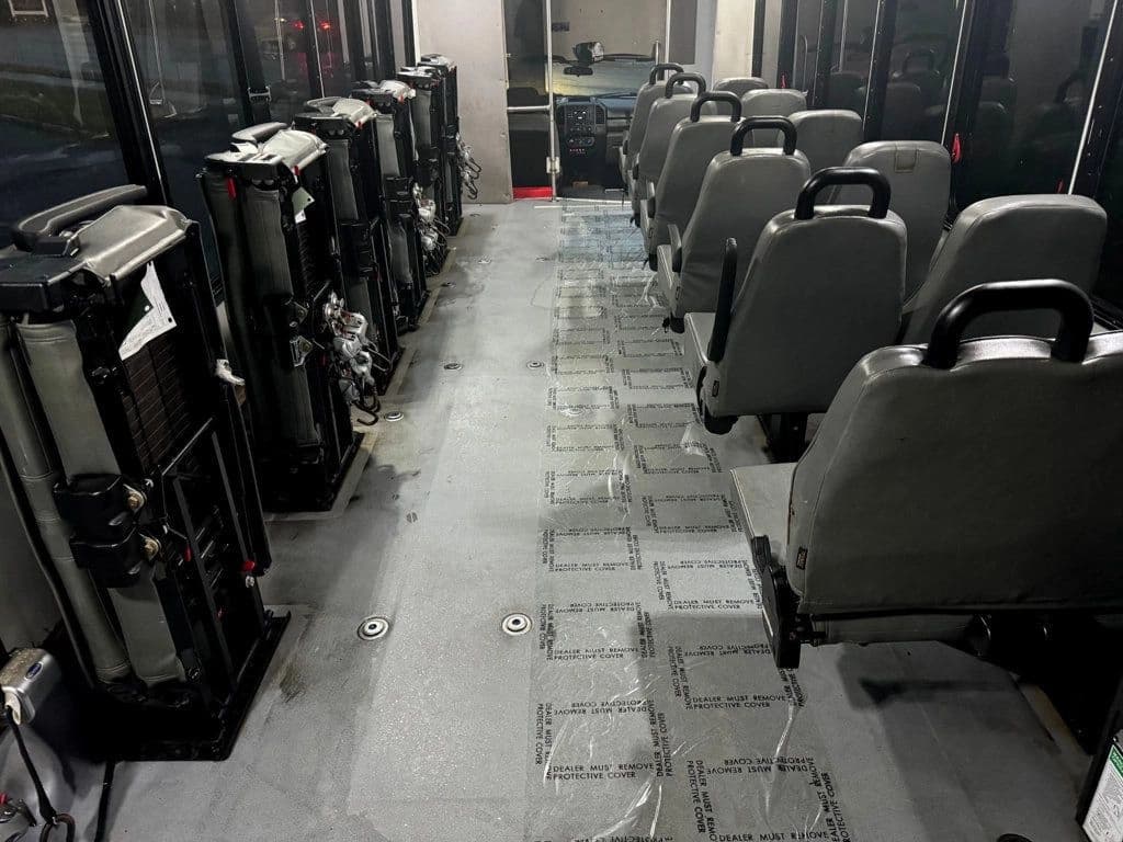 2017 Ford F-550 Wheelchair Shuttle Bus - Image 7