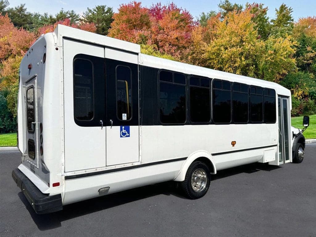 2017 Ford F-550 Wheelchair Shuttle Bus - Image 8