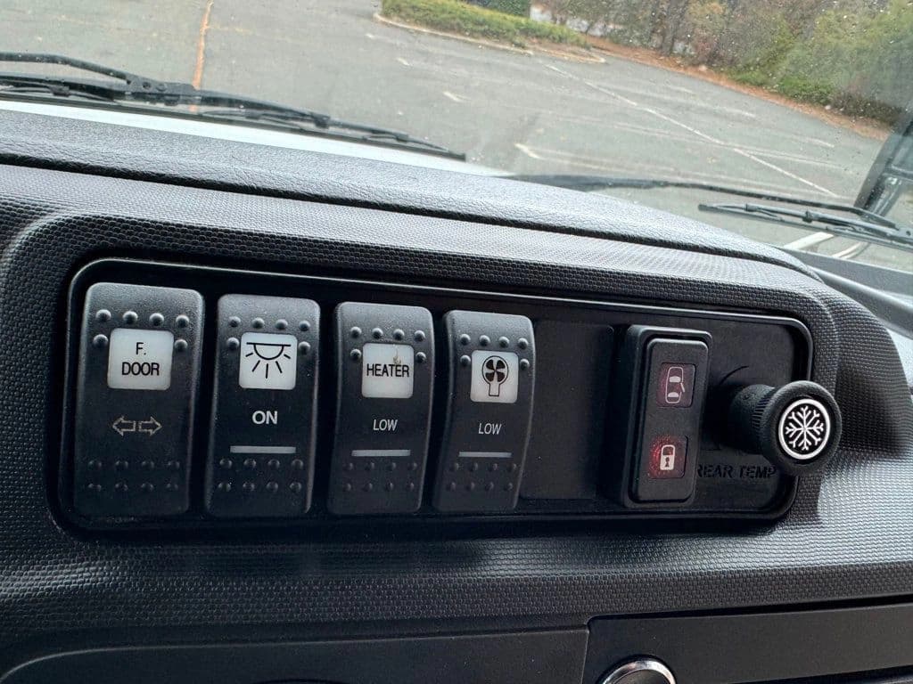 2016 Ford E350 Shuttle Bus - Image 27