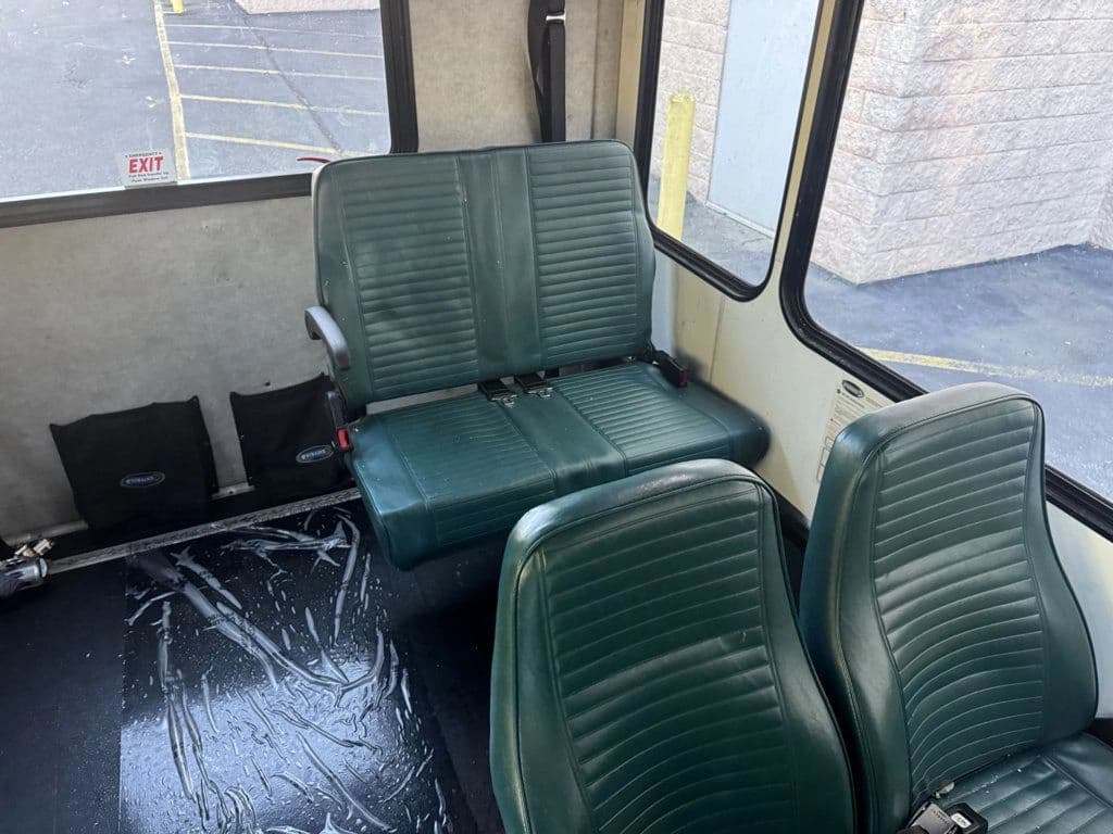 2014 Ford E450 Starcraft Wheelchair Shuttle Bus - Image 26