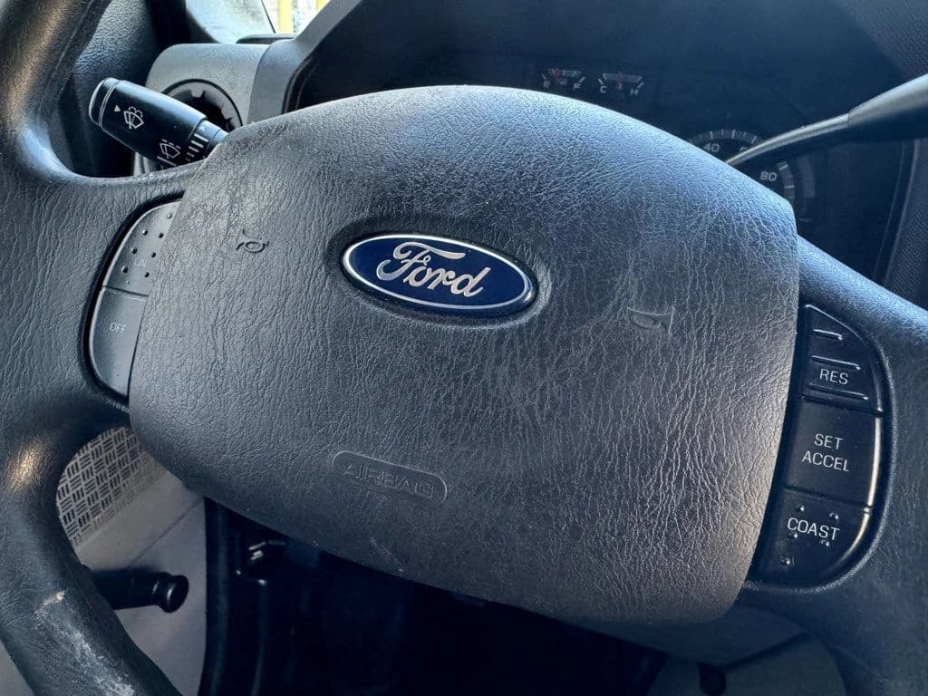 2014 Ford E450 Starcraft Wheelchair Shuttle Bus - Image 29