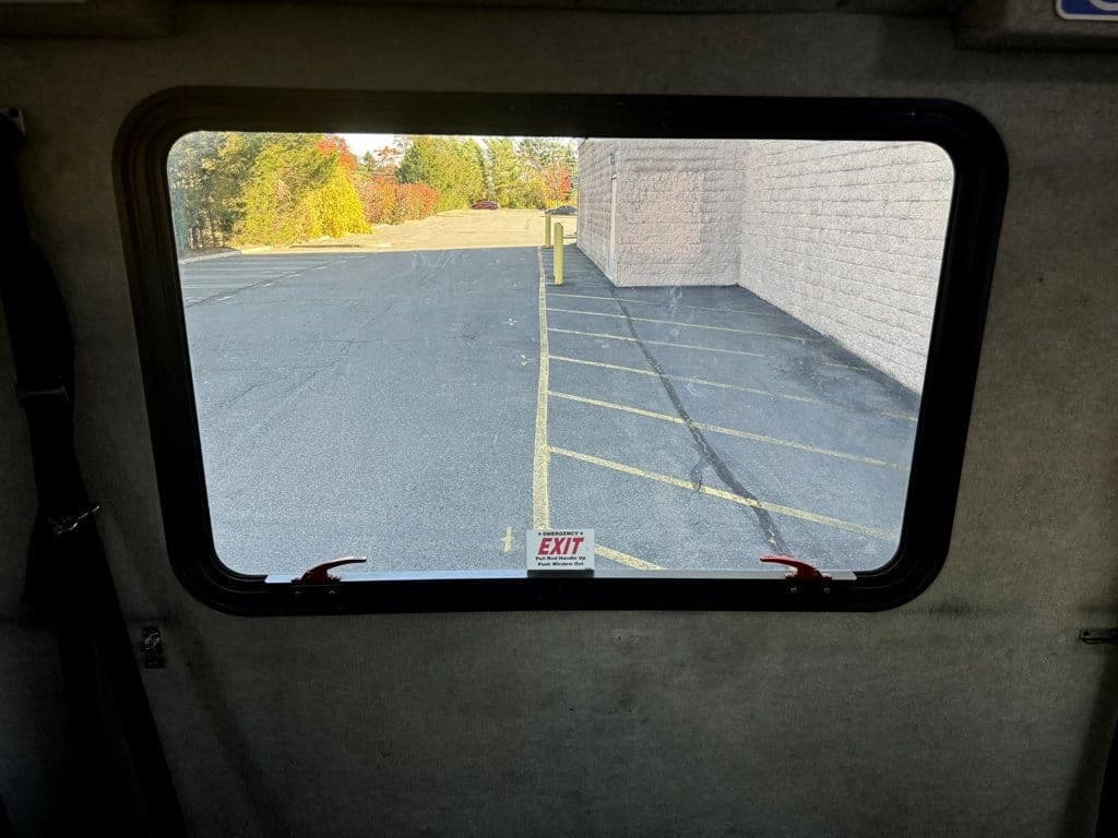 2014 Ford E450 Starcraft Wheelchair Shuttle Bus - Image 39