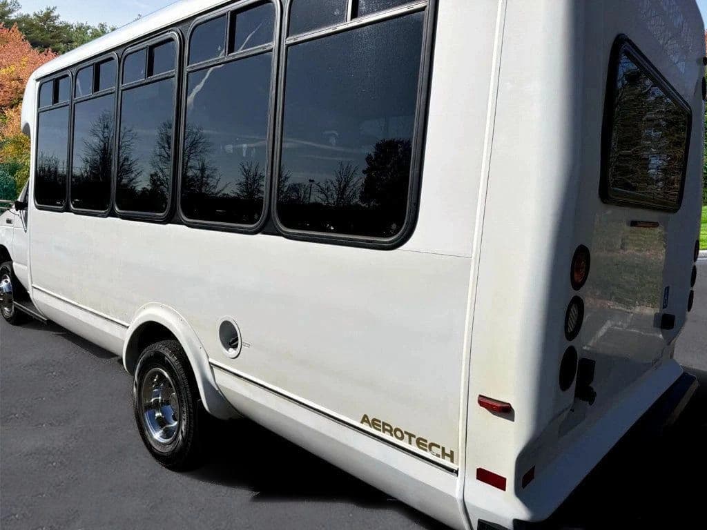 2016 Ford E-450 Eldorado Wheelchair Shuttle Bus - Image 12