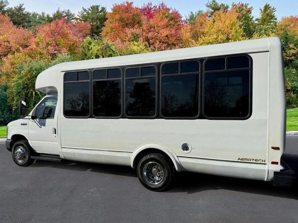 2016 Ford E-450 Eldorado Wheelchair Shuttle Bus - Image 13