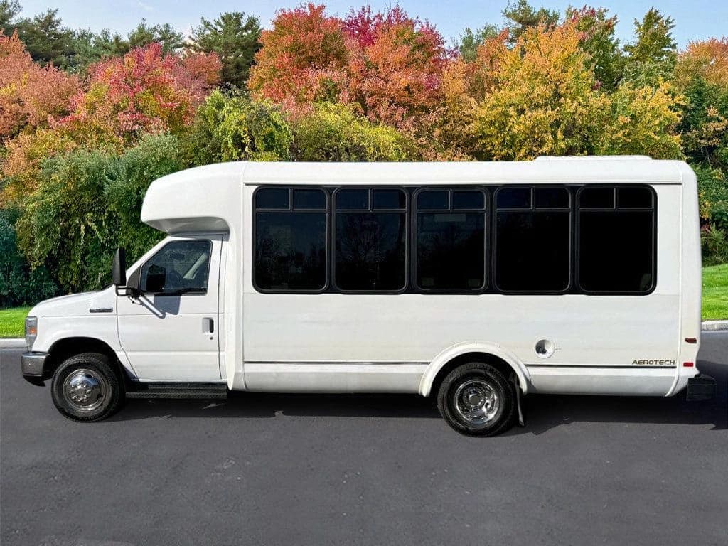 2016 Ford E-450 Eldorado Wheelchair Shuttle Bus - Image 14