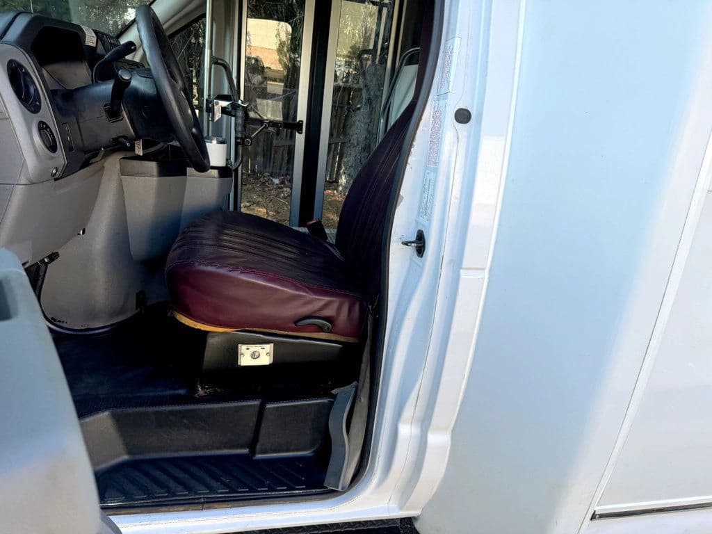2016 Ford E-450 Eldorado Wheelchair Shuttle Bus - Image 19