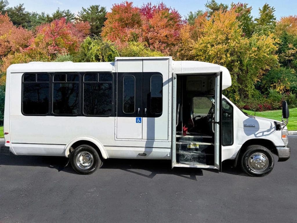 2016 Ford E-450 Eldorado Wheelchair Shuttle Bus - Image 5