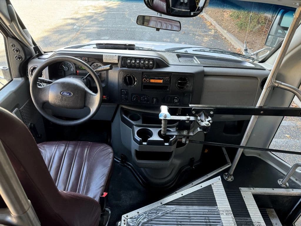 2016 Ford E-450 Eldorado Wheelchair Shuttle Bus - Image 20