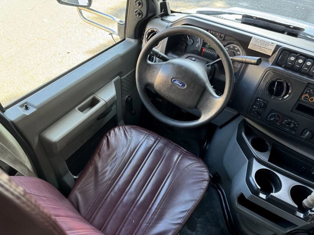 2016 Ford E-450 Eldorado Wheelchair Shuttle Bus - Image 21