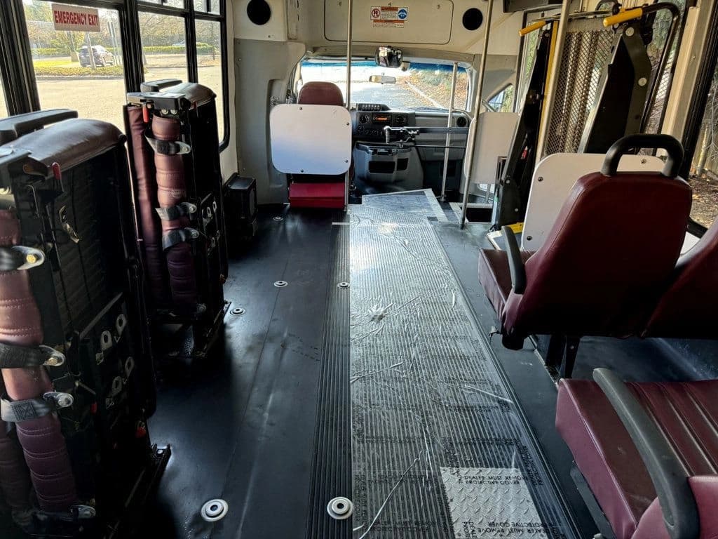 2016 Ford E-450 Eldorado Wheelchair Shuttle Bus - Image 28