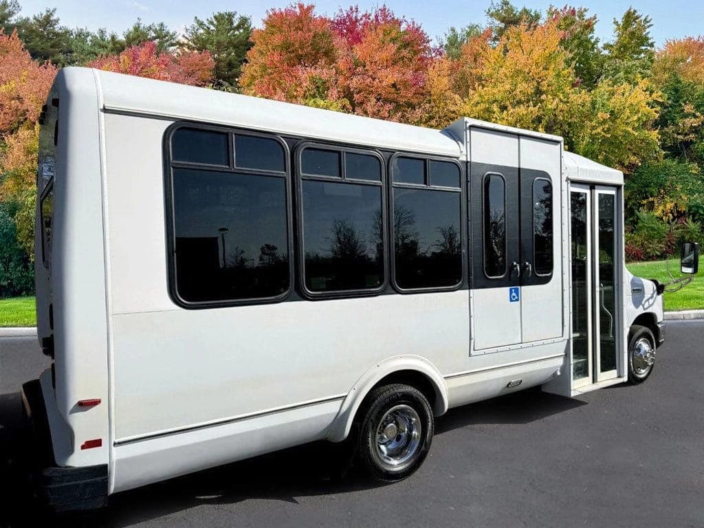 2016 Ford E-450 Eldorado Wheelchair Shuttle Bus - Image 9