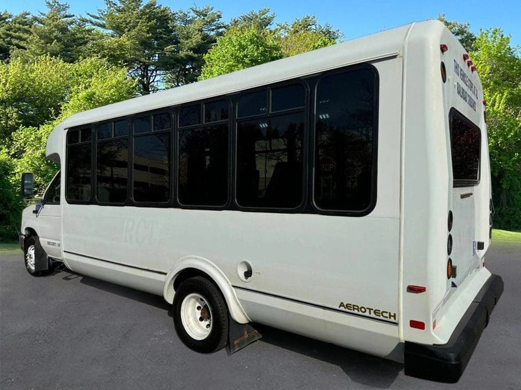 2017 Ford E-450 Eldorado Wheelchair Shuttle Bus - Image 13