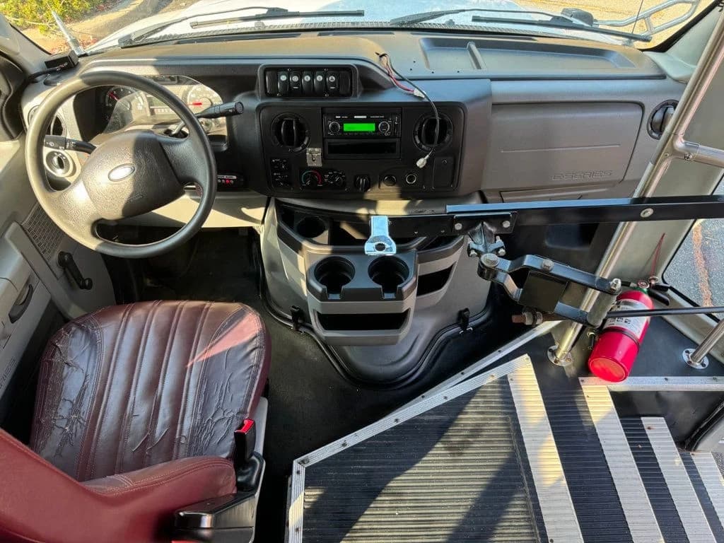 2017 Ford E-450 Eldorado Wheelchair Shuttle Bus - Image 20