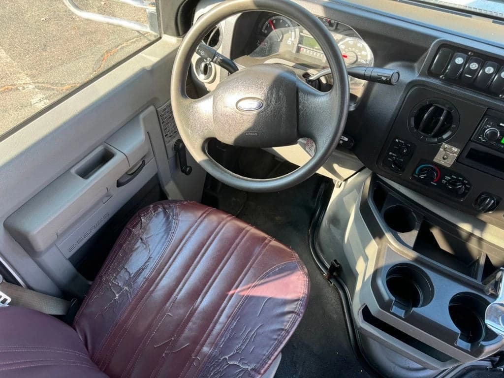 2017 Ford E-450 Eldorado Wheelchair Shuttle Bus - Image 21