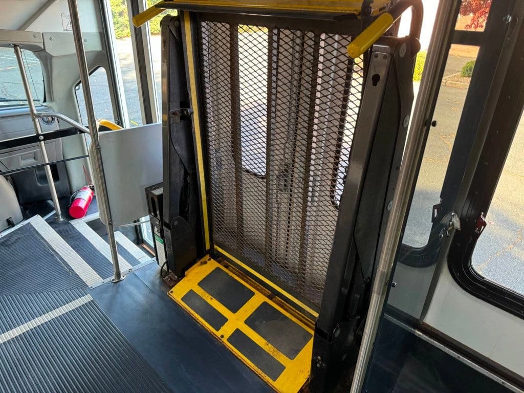 2017 Ford E-450 Eldorado Wheelchair Shuttle Bus - Image 38