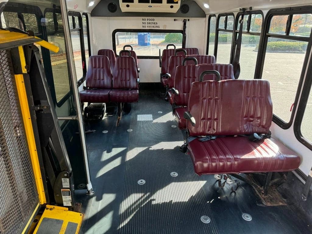 2017 Ford E-450 Eldorado Wheelchair Shuttle Bus - Image 7