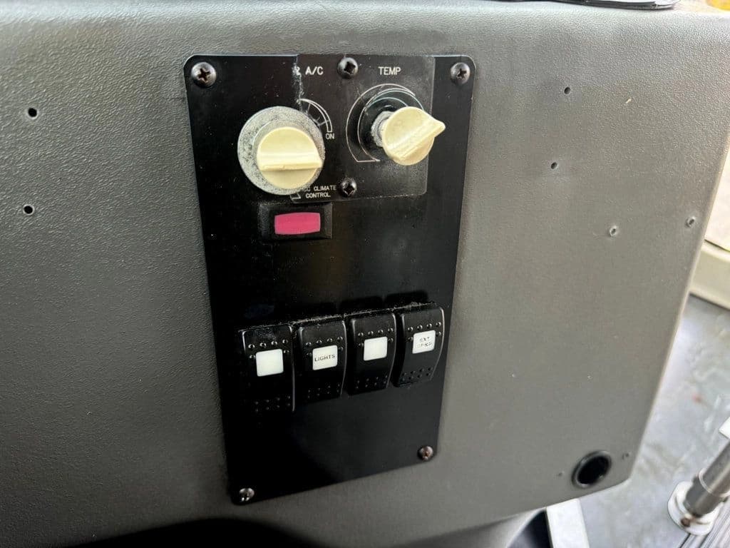 2013 Ford E-450 Shuttle Bus - Image 33