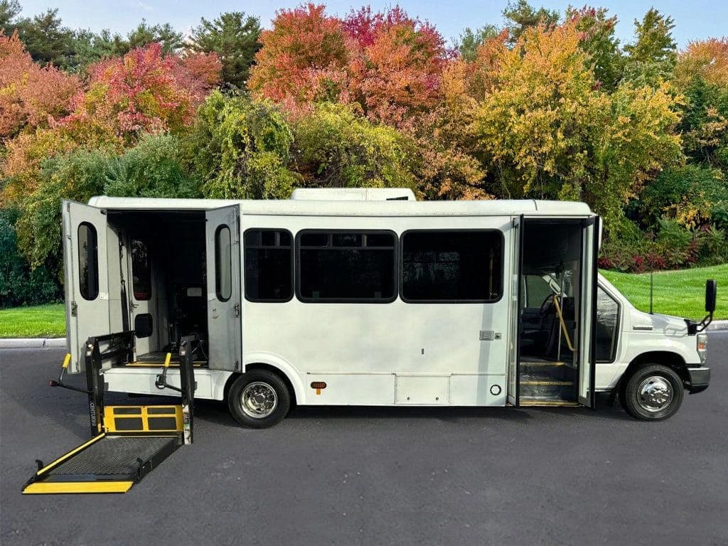 2013 Ford E-450 Shuttle Bus - Image 2