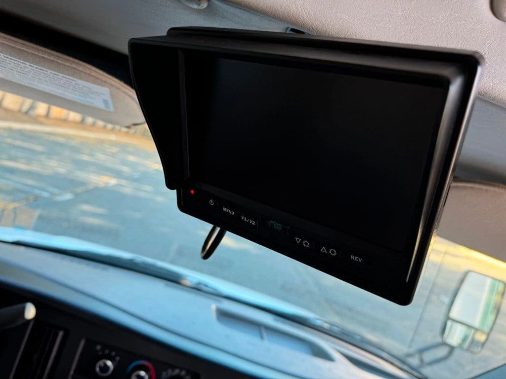 2014 Chevrolet Express 4500 Shuttle Bus - Image 28