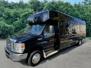 2013 Ford E-450 bus