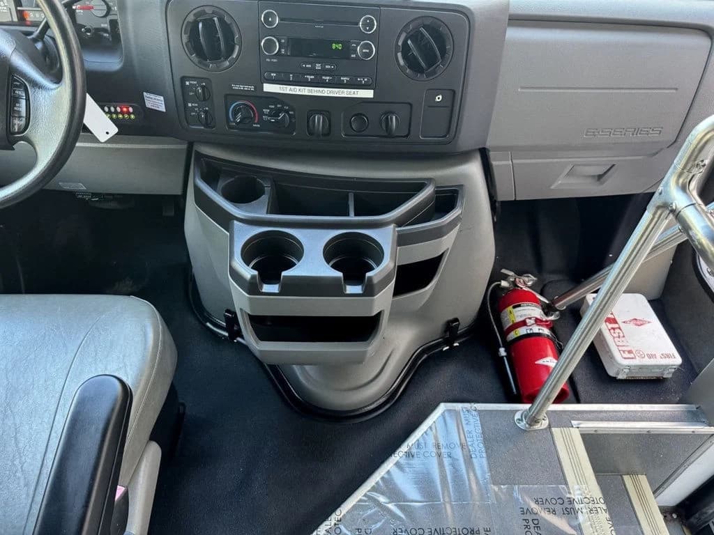 2013 Ford E-450 Wheelchair Shuttle Bus - Image 24