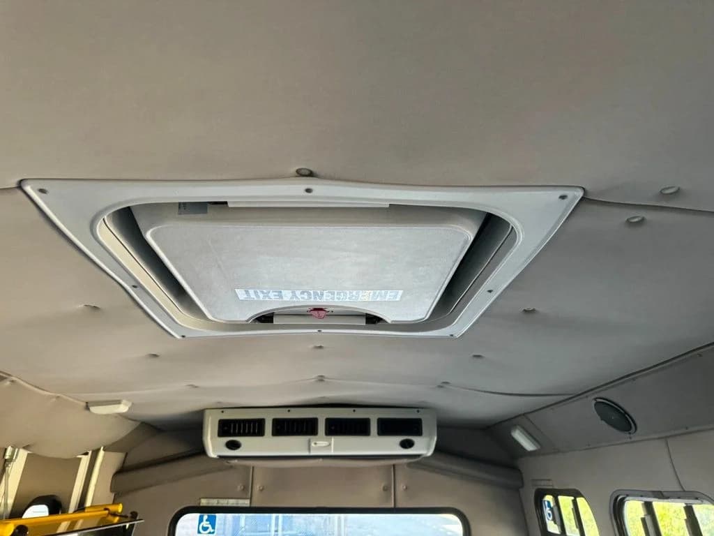 2013 Ford E-450 Wheelchair Shuttle Bus - Image 37