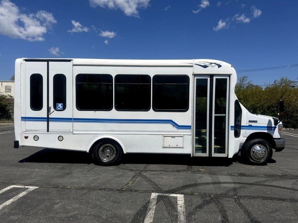 2014 Ford E-350 Wheelchair Shuttle Bus - Image 4