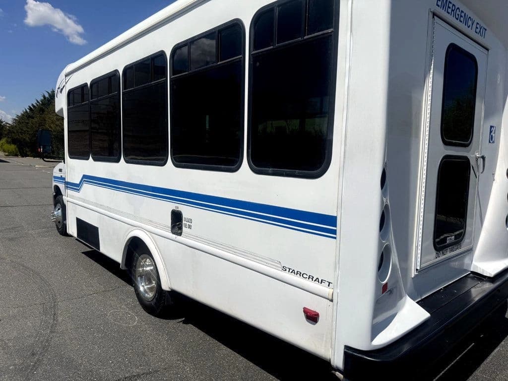 2014 Ford E-350 Wheelchair Shuttle Bus - Image 13