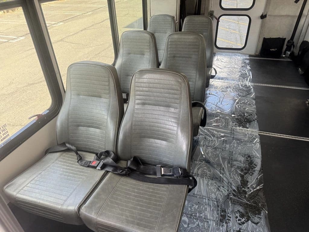 2014 Ford E-350 Wheelchair Shuttle Bus - Image 27