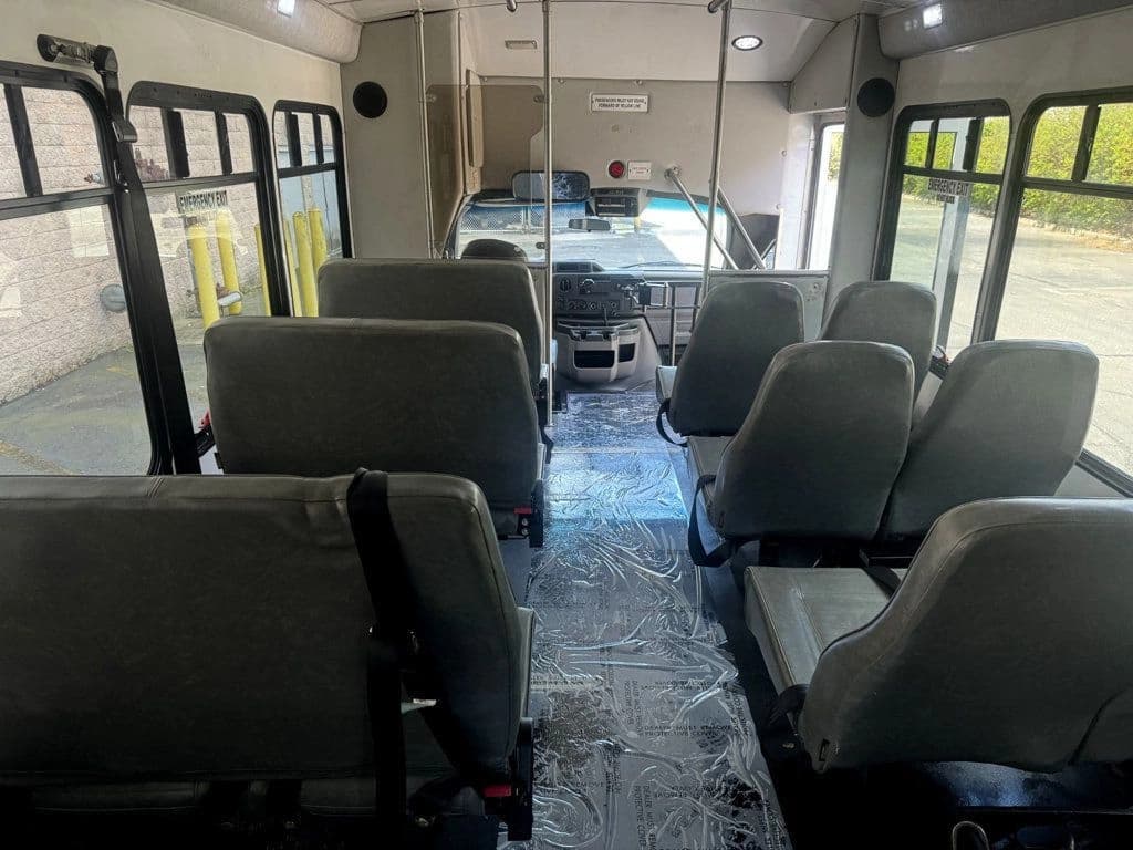 2014 Ford E-350 Wheelchair Shuttle Bus - Image 28