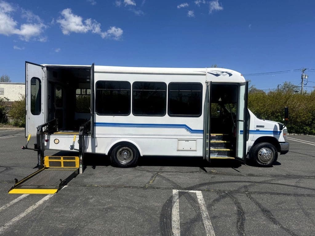 2014 Ford E-350 Wheelchair Shuttle Bus - Image 2