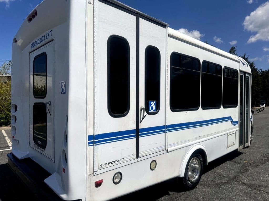 2014 Ford E-350 Wheelchair Shuttle Bus - Image 10