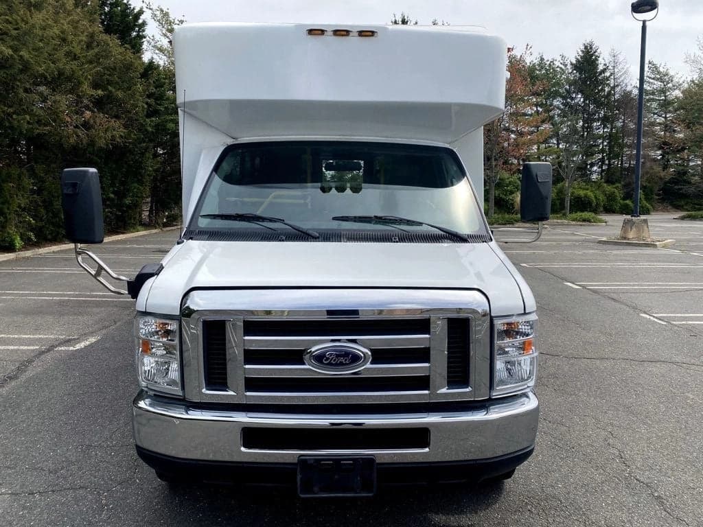 2014 Ford E-350 Wheelchair Shuttle Bus - Image 3