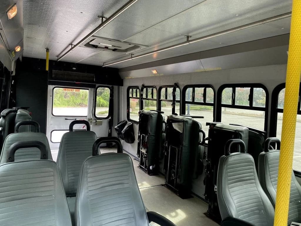 2014 Ford E-350 Wheelchair Shuttle Bus - Image 25