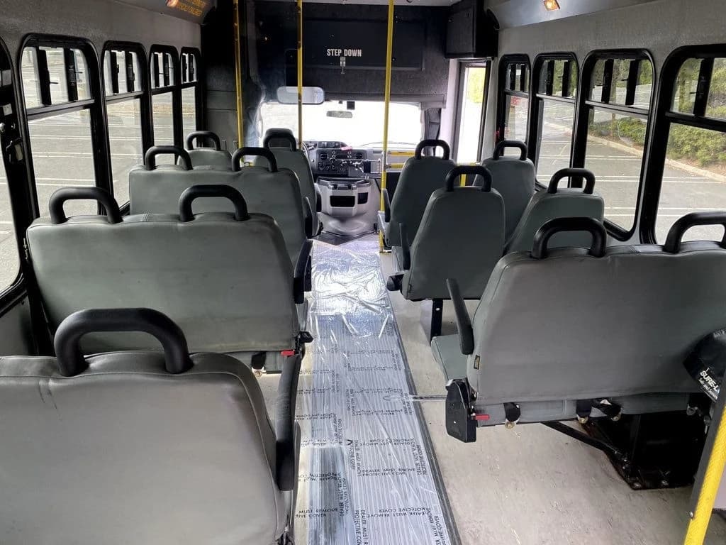 2014 Ford E-350 Wheelchair Shuttle Bus - Image 27