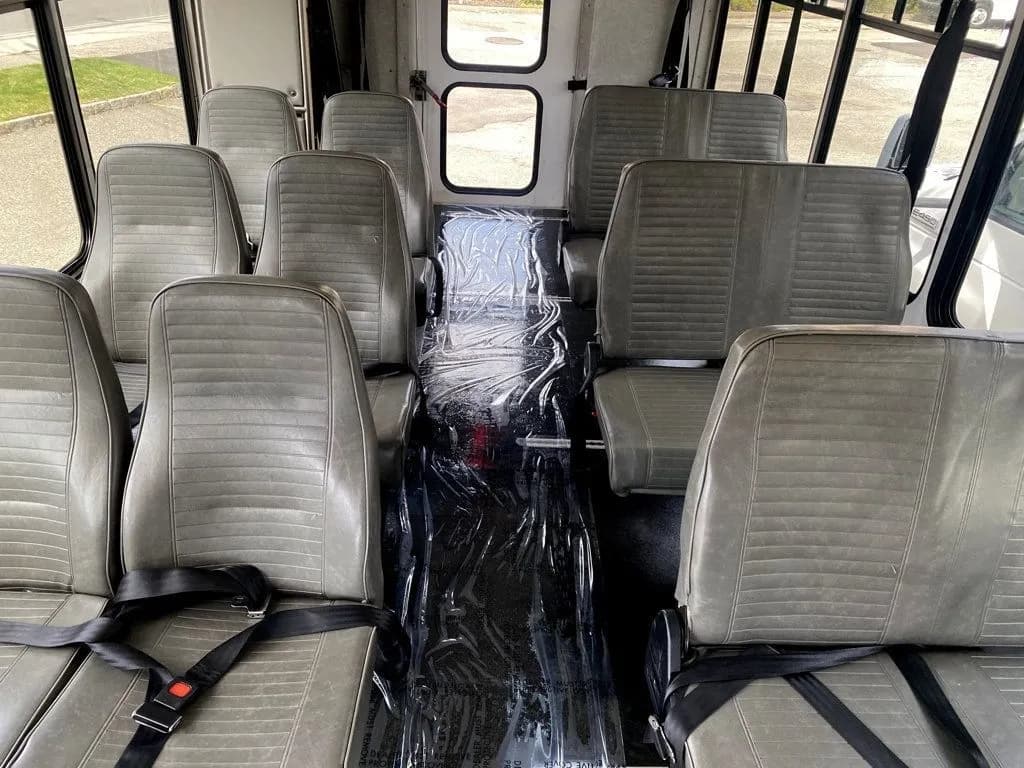 2014 Ford E-350 Wheelchair Shuttle Bus - Image 10