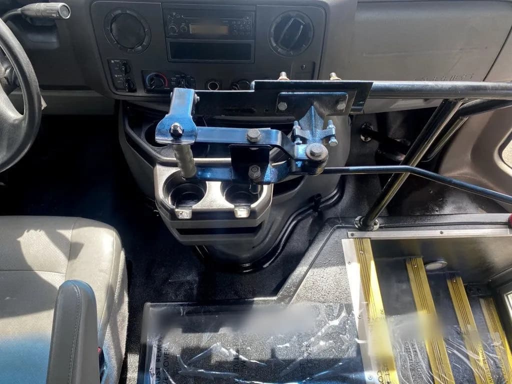 2014 Ford E-350 Wheelchair Shuttle Bus - Image 24