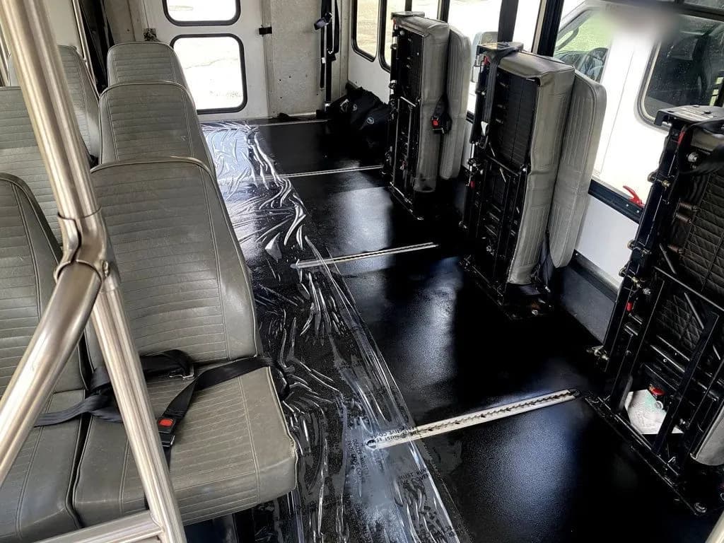2014 Ford E-350 Wheelchair Shuttle Bus - Image 26