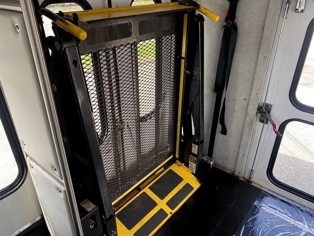 2014 Ford E-350 Wheelchair Shuttle Bus - Image 38