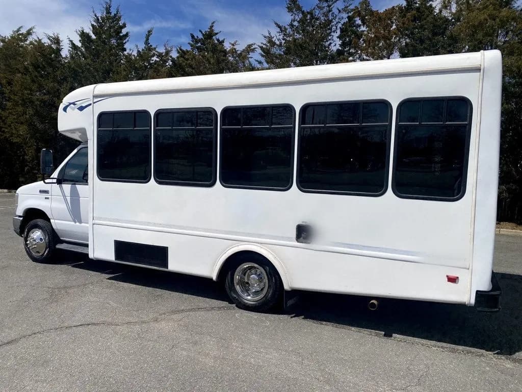 2014 Ford E-350 Wheelchair Shuttle Bus - Image 8