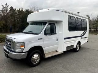 2015 Ford E-350 bus