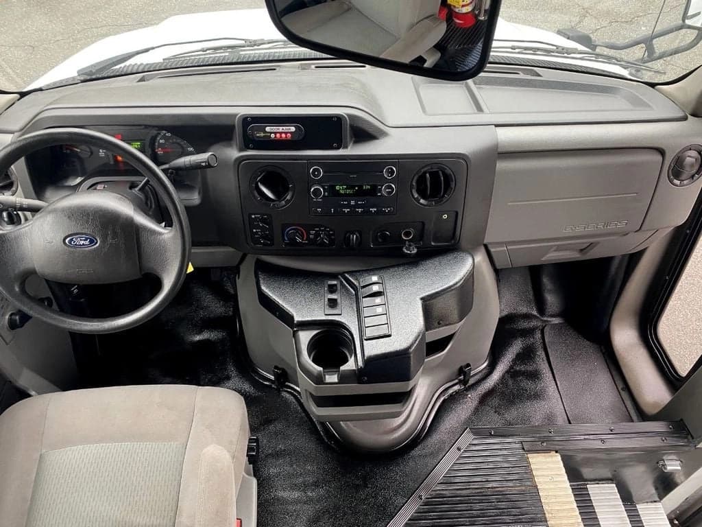 2015 Ford E-350 Wheelchair Shuttle Bus - Image 23