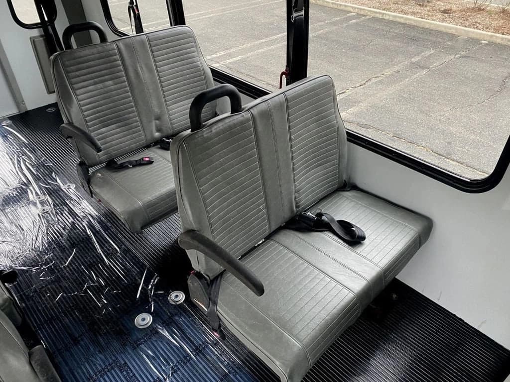 2015 Ford E-350 Wheelchair Shuttle Bus - Image 25