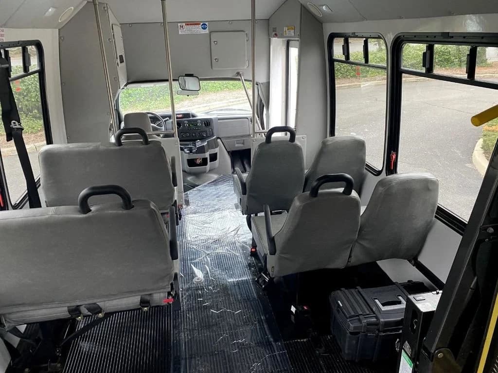 2015 Ford E-350 Wheelchair Shuttle Bus - Image 28