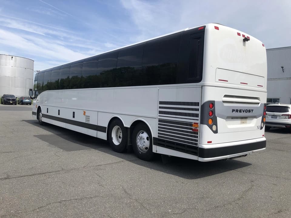 2015 Prevost X3-45 Coach - Image 4