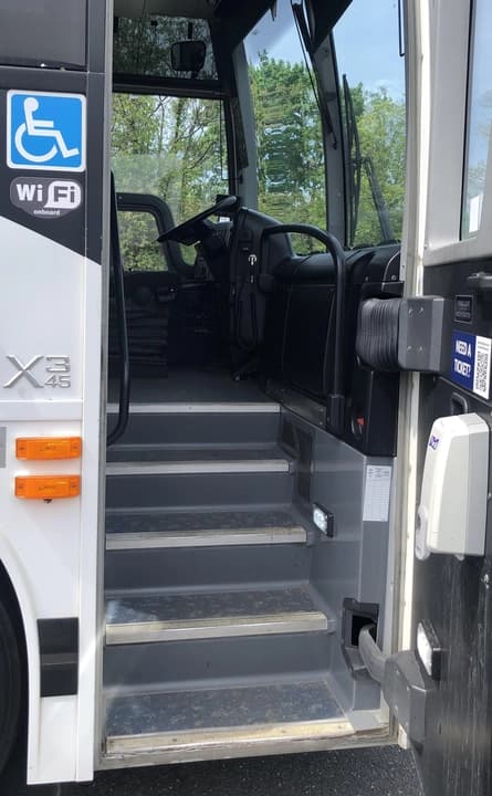 2015 Prevost X3-45 Coach - Image 6