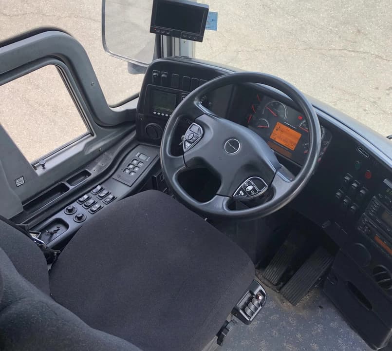 2015 Prevost X3-45 Coach - Image 7