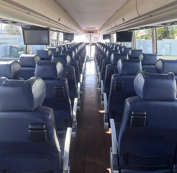 2017 Prevost H3-45 Coach - Image 10